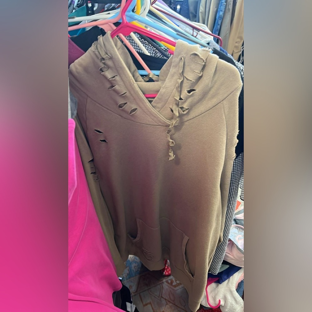 Chelsea houska brand size large